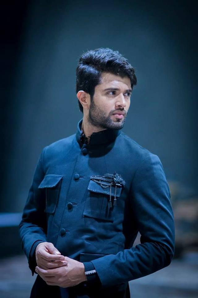 Vijay Devarakonda Height In Ft